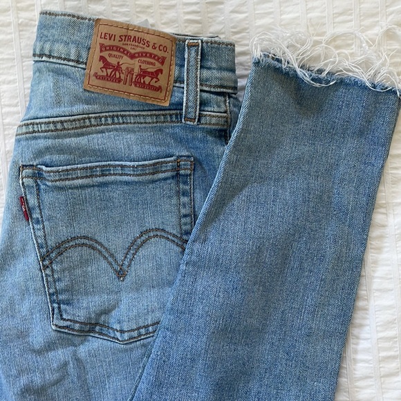 EUC Levi’s Wedge Skinny Womens Jeans 28 - Picture 4 of 9